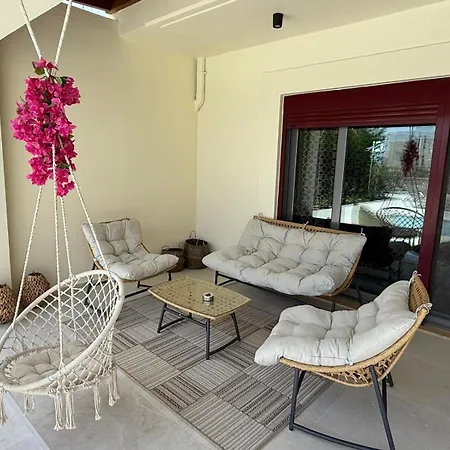Chrysa Rhodes With Heated Pool *