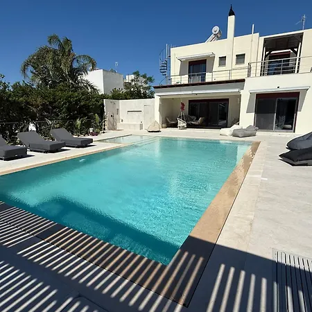 Chrysa Rhodes With Heated Pool וילה אפאנטו