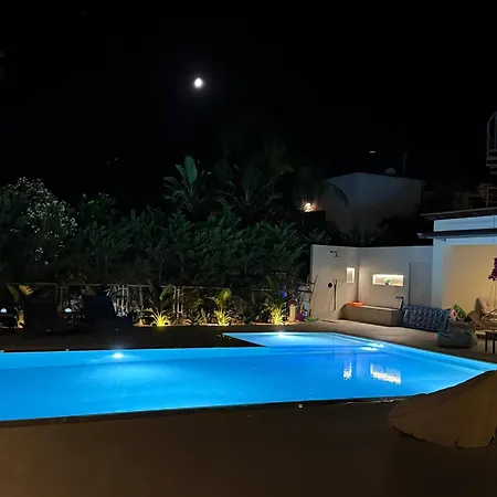 Chrysa Rhodes With Heated Pool * אפאנטו