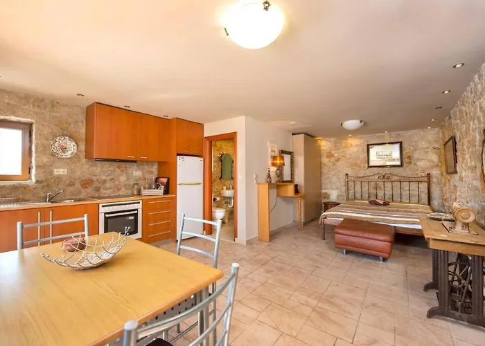 Chrysa Rhodes With Heated Pool Villa *