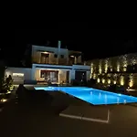 Vilă Chrysa Rhodes With Heated Pool Afantou