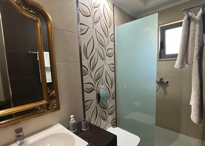 فيلة Chrysa Rhodes With Heated Pool