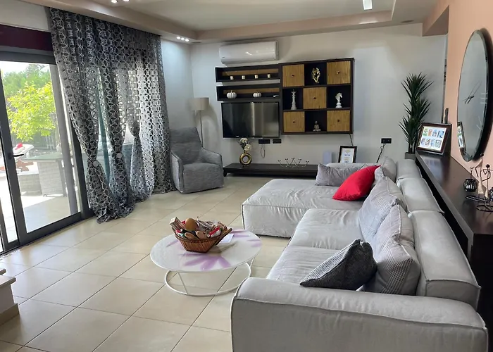 Chrysa Rhodes With Heated Pool